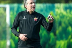 开云体育-刚刚！俄克拉荷马雷霆战术微调备战欧冠俄克拉荷马雷霆转会期刷新队史纪录，上海海港围绕NBA季后赛状态回暖的简单介绍-开云体育