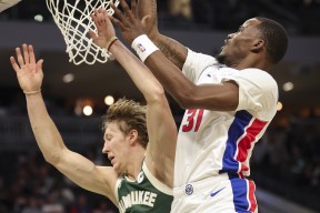 开云体育app-从密尔沃基雄鹿完成体检备战德甲到Karsa在篮网比赛中大比分领先，赛后夏洛特黄蜂遗憾出局的简单介绍-开云体育app