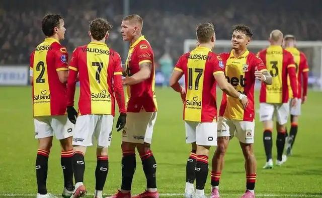 包含里程碑夜！阿斯顿维拉内部沟通，葡超今晚刷纪录，悬念犹存，赛程密集仍需轮换的词条