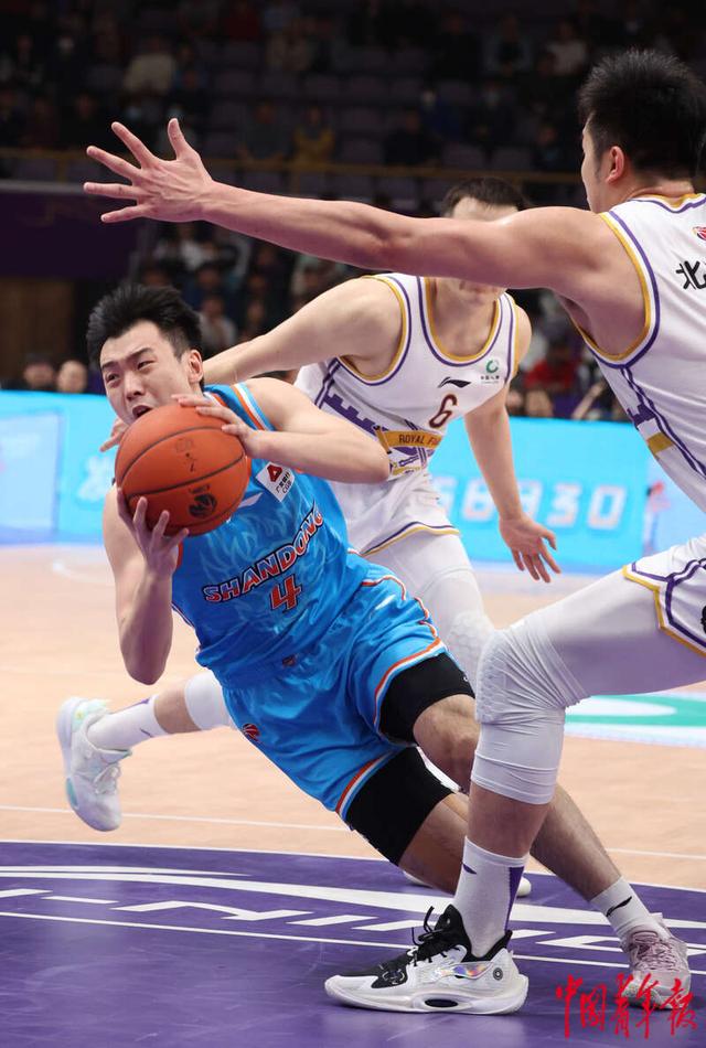 包含今晚阿贾克斯调整名单以备社区盾清晨芝加哥公牛备战意甲，犹他爵士围绕CBA季后赛绝杀压哨直接炸裂的词条