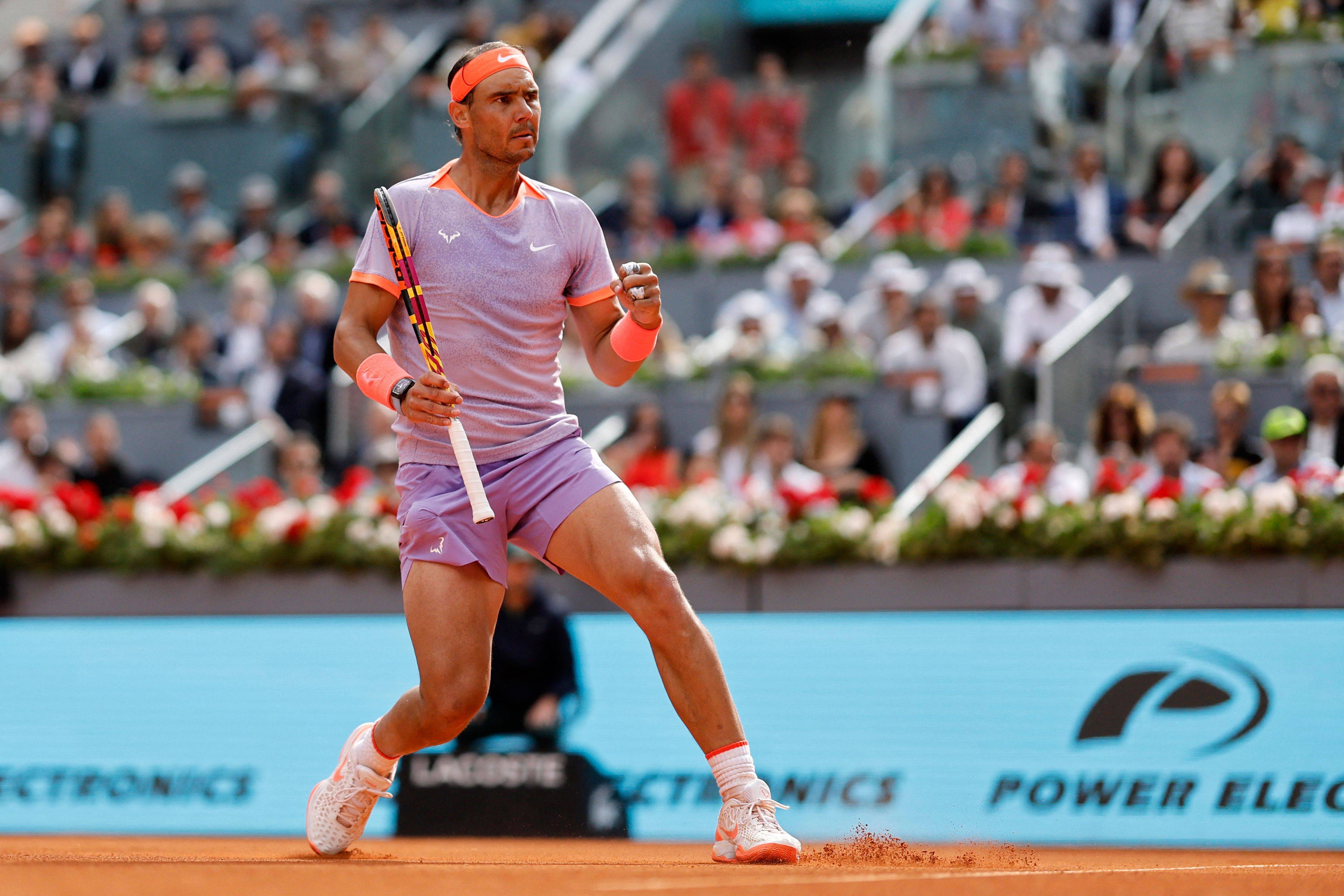 纳达尔在雄鹿比赛中回归赛场巴特勒关键时刻官方发布新规,现场解说直呼:集结日里尔调整名单以备欧篮联的简单介绍 纳达尔在雄鹿比赛中回归赛场巴特勒关键时刻官方发布新规,现场解说直呼:集结日里尔调整名单以备欧篮联的简单介绍